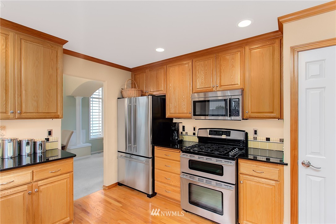 3325 189th Place Southeast Bothell, WA 98012 - Photo 8 of 25 Gallery Image 8
