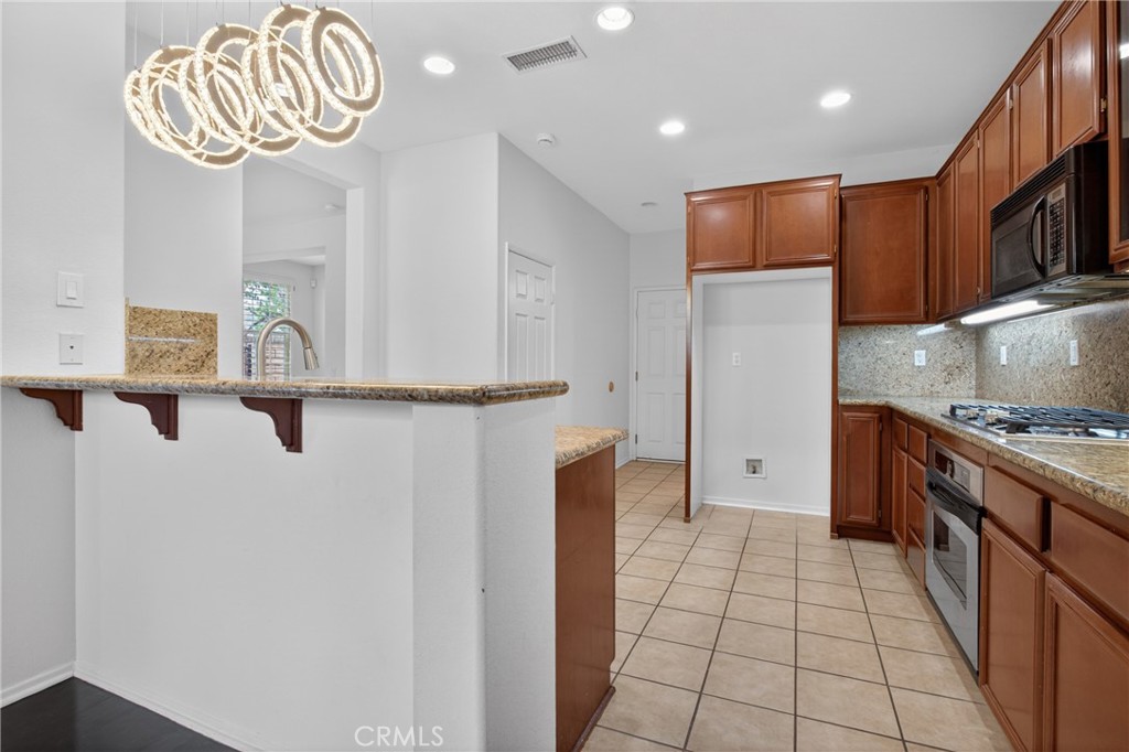1908 Blazewood Street Simi Valley, CA 93063 - Photo 13 of 42