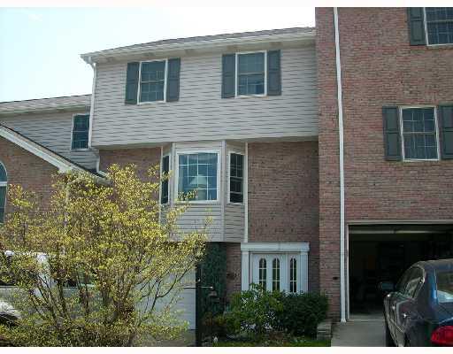 122 East Country Barn Road Houston, PA 15342 - Photo 1 of 8 Gallery Image 1