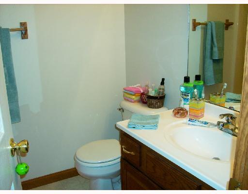 122 East Country Barn Road Houston, PA 15342 - Photo 5 of 8 Gallery Image 5