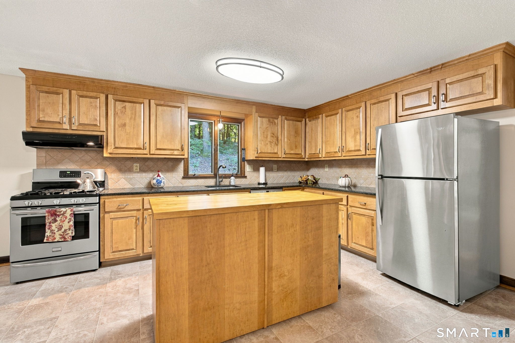 62 Wyneding Hill Road Manchester, CT 06040 - Photo 9 of 40 Gallery Image 9