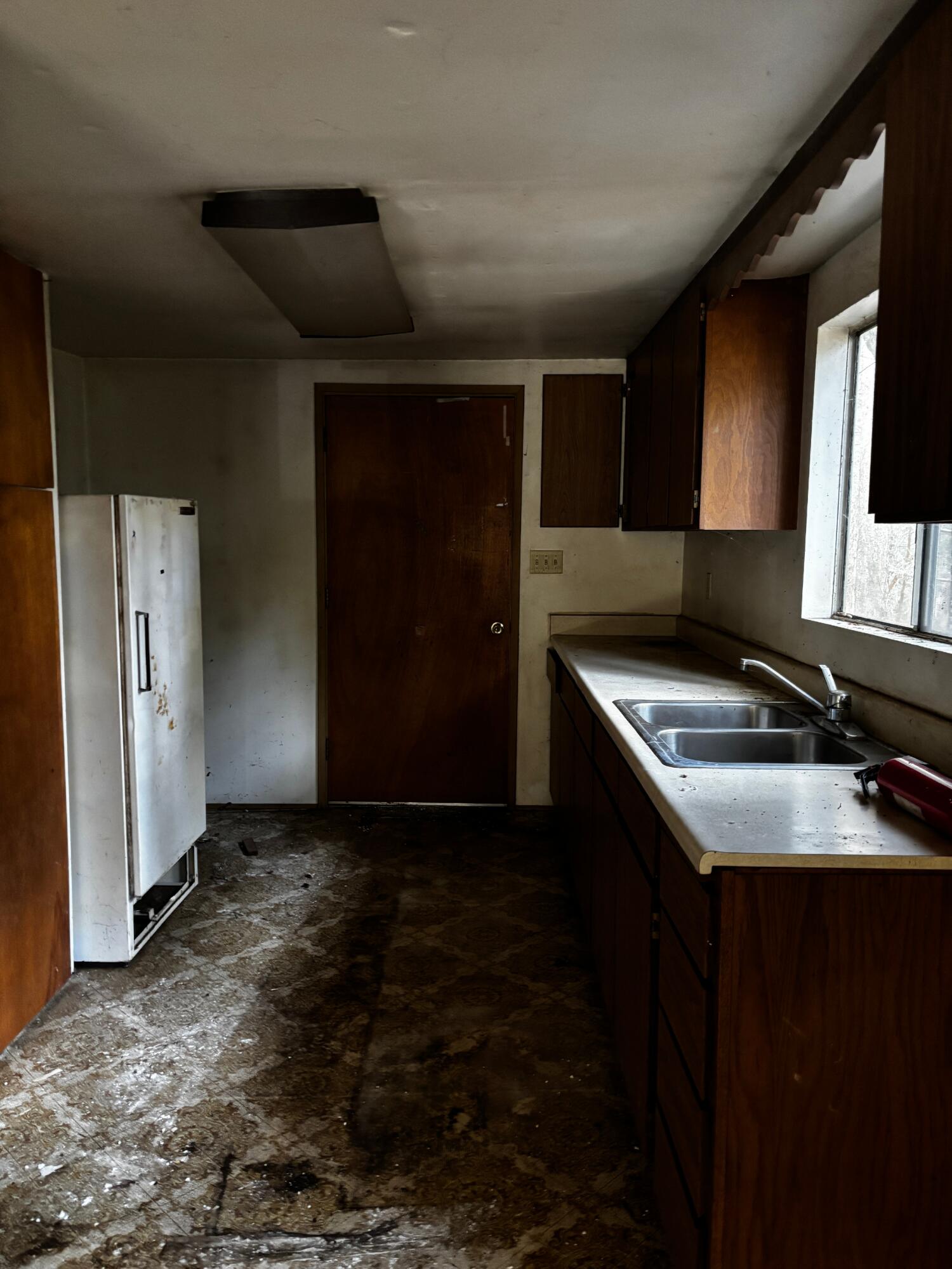140 Draper Valley Road Selma, OR 97538 - Photo 8 of 12 kitchen...