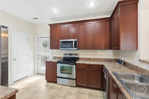 $2,200 | 134 Chapel Lake South, Savannah, GA 31419