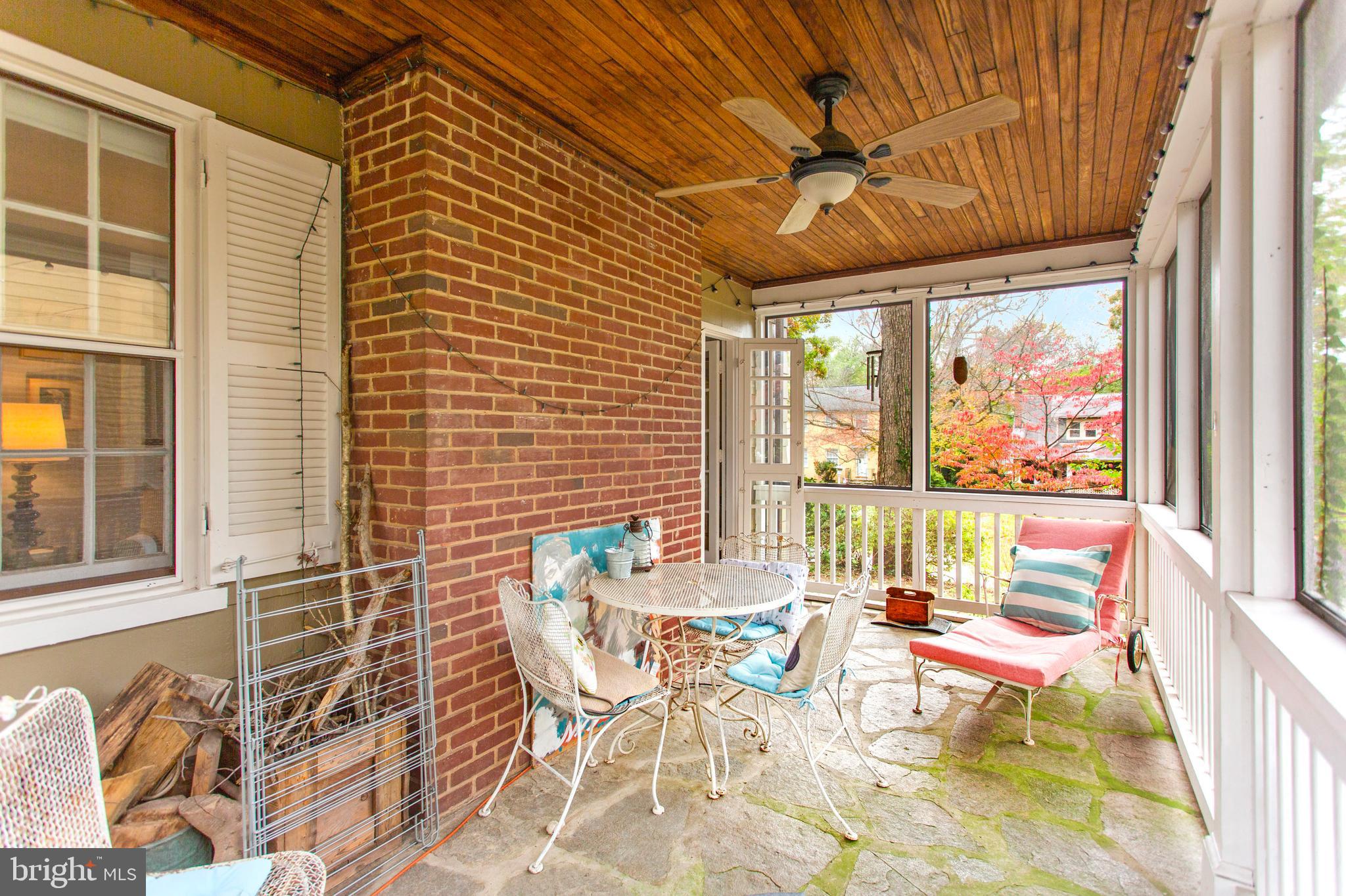 719 Brookwood Road Baltimore, MD 21229 - Photo 21 of 40 Large screened-in side porch
