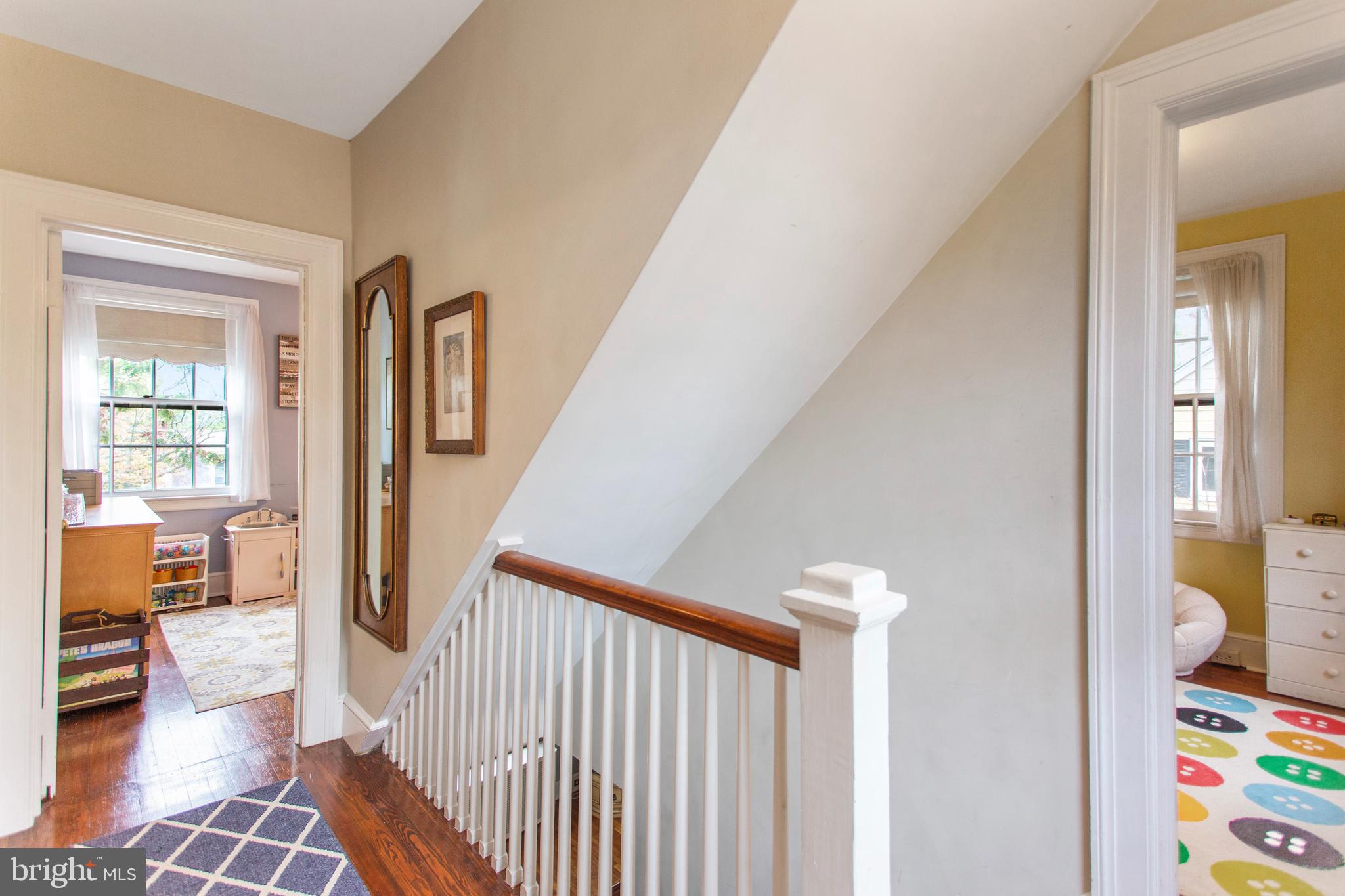 719 Brookwood Road Baltimore, MD 21229 - Photo 22 of 40 Upstairs hallway