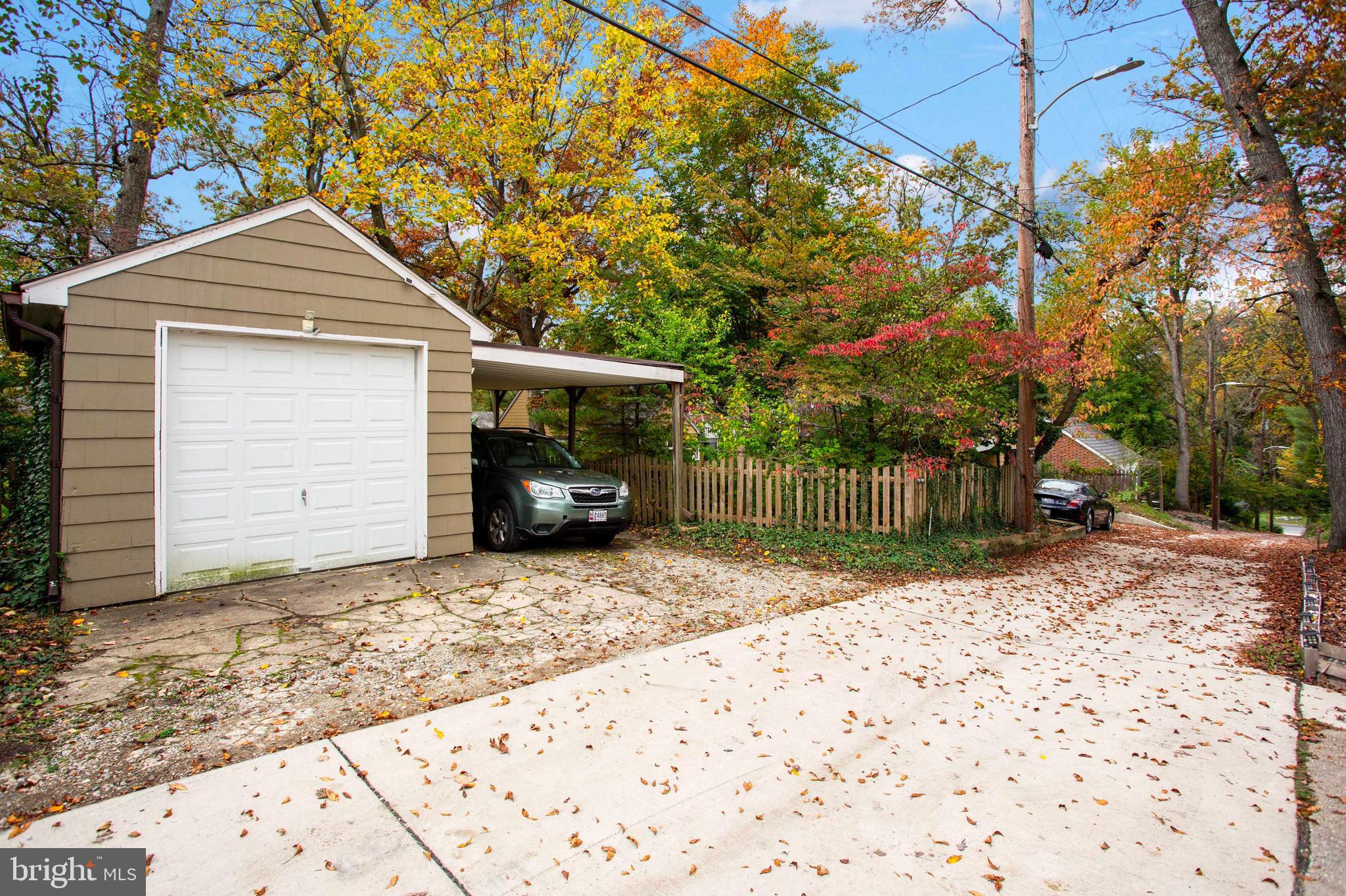 719 Brookwood Road Baltimore, MD 21229 - Photo 36 of 40 Detached garage with covered carport