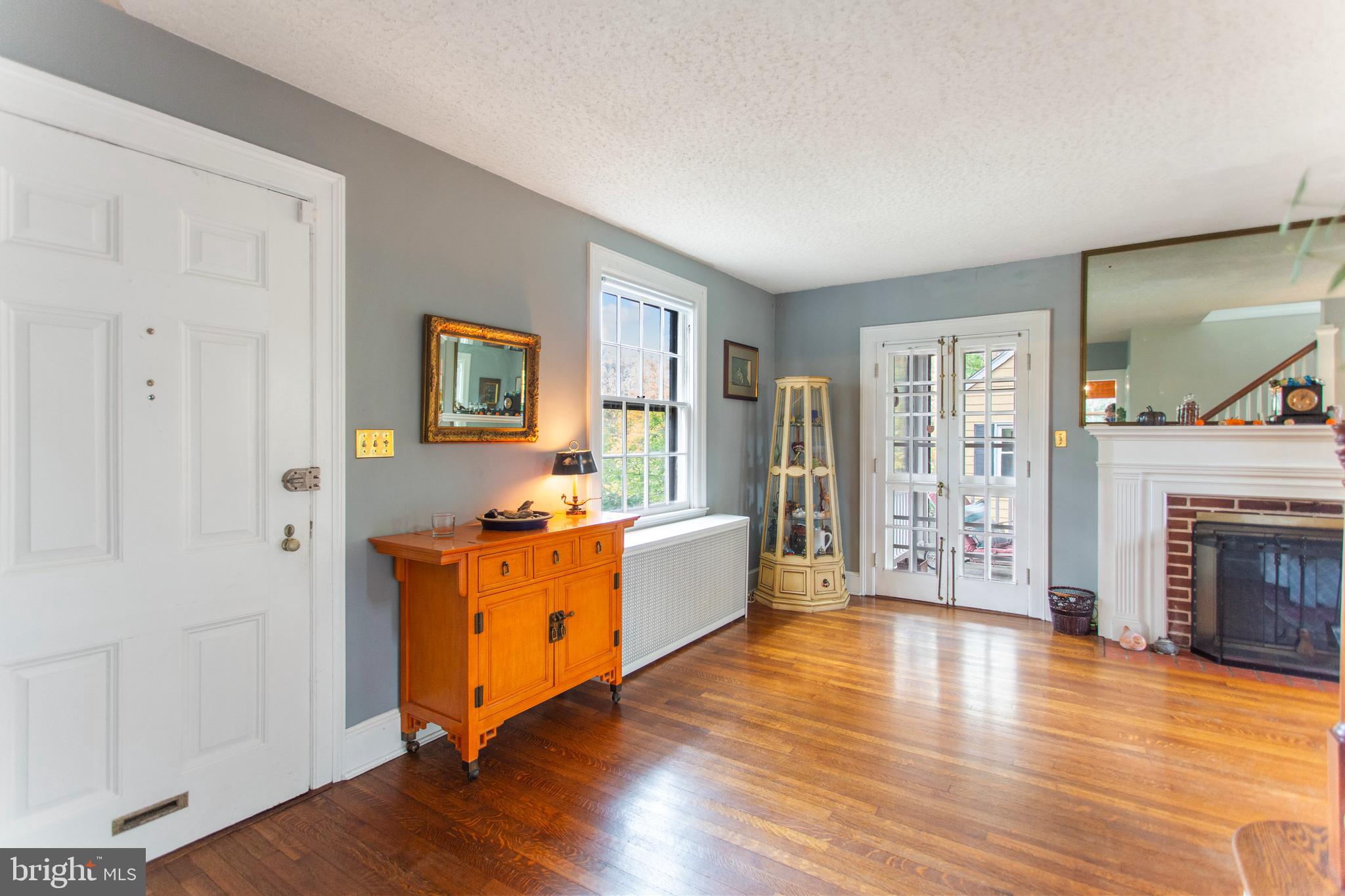 719 Brookwood Road Baltimore, MD 21229 - Photo 7 of 40 Gleaming hardwood floors