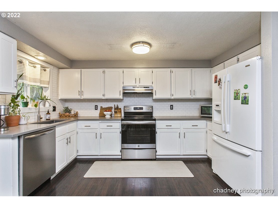 36315 Yocum Loop Sandy, OR 97055 - Photo 11 of 32 Gallery Image 11
