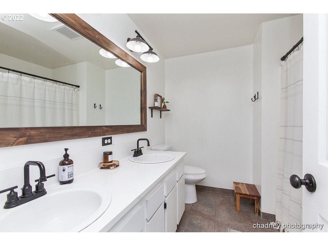 36315 Yocum Loop Sandy, OR 97055 - Photo 17 of 32 Gallery Image 17
