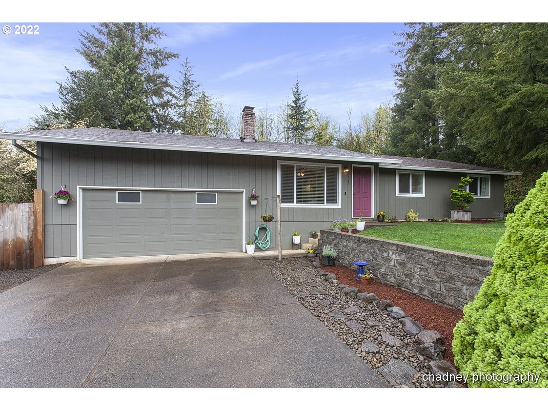 36315 Yocum Loop Sandy, OR 97055 - Photo 2 of 32 Gallery Image 2