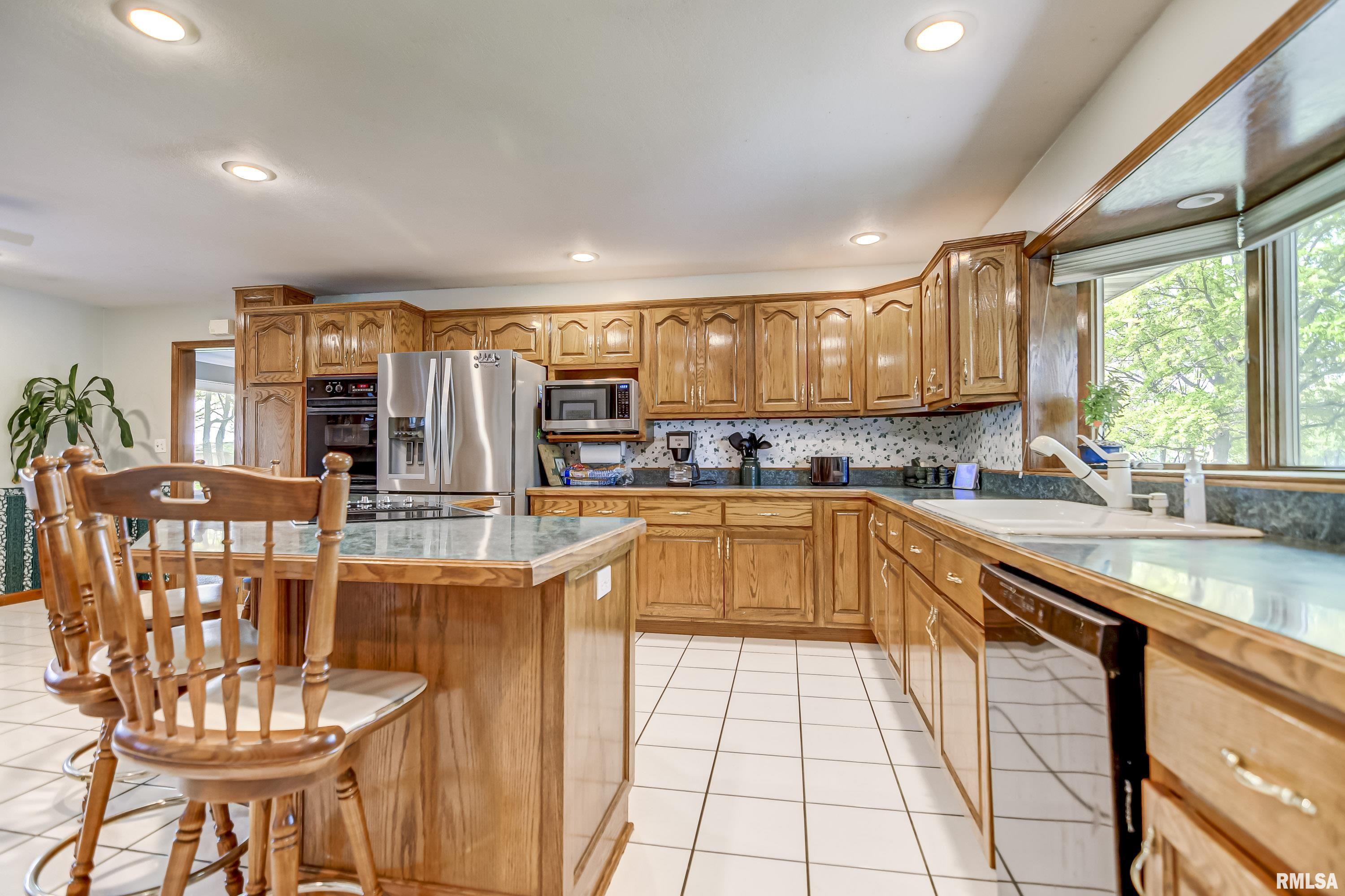 81 Island Bay Lane Springfield, IL 62712 - Photo 33 of 77