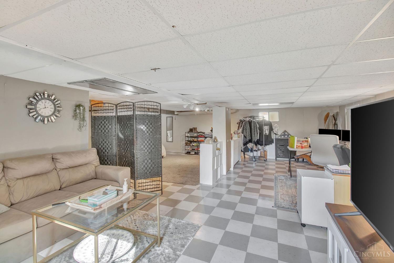 5718 Haubner Road Cincinnati, OH 45247 - Photo 26 of 74