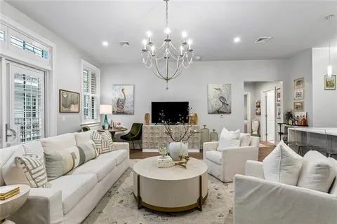 $725,000 | 731 St Charles Avenue, Unit 413, New Orleans, LA 70130