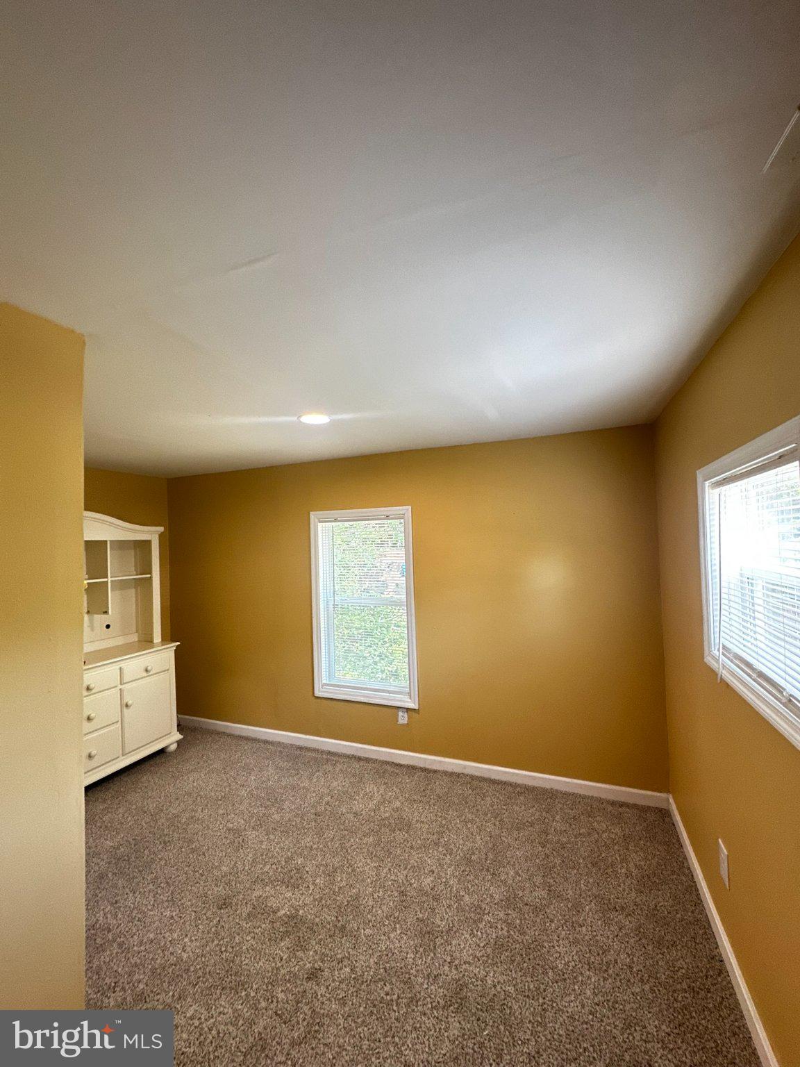 31777 Siham Road Lewes, DE 19958 - Photo 25 of 46 Bright and inviting cozy space.