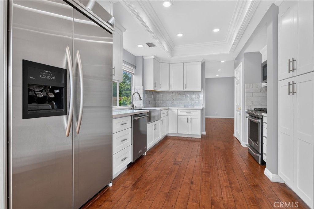 12056 Stone Gate Way Porter Ranch, CA 91326 - Photo 5 of 70