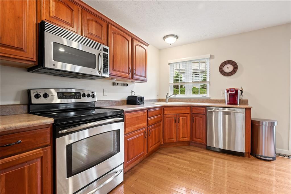 112 Park Place McKees Rocks, PA 15136 - Photo 8 of 24 Gallery Image 8