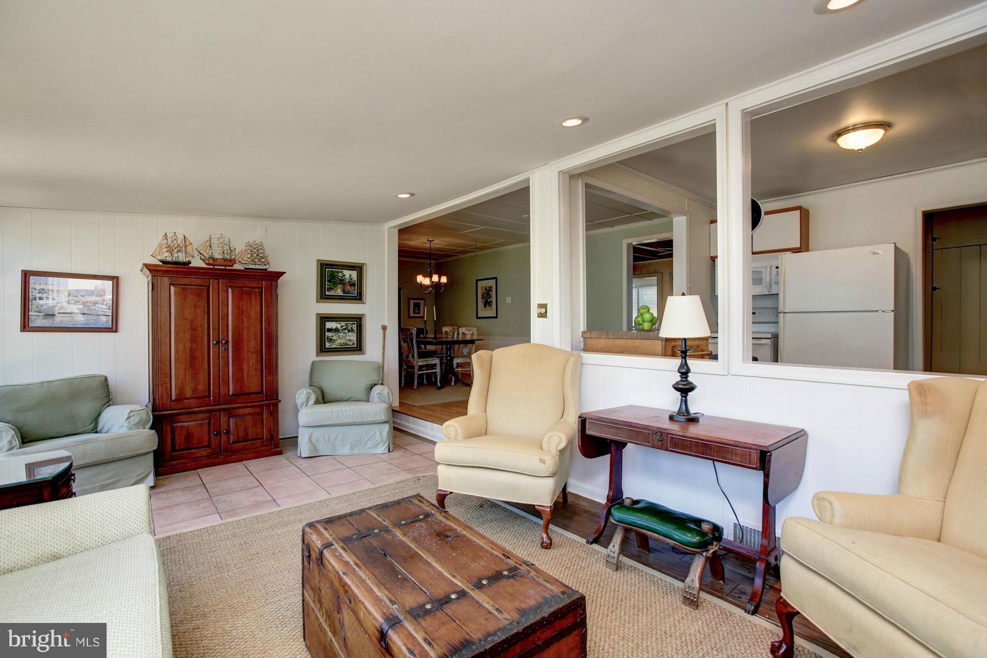 46006 Clarks Road California, MD 20619 - Photo 10 of 19 Family Room