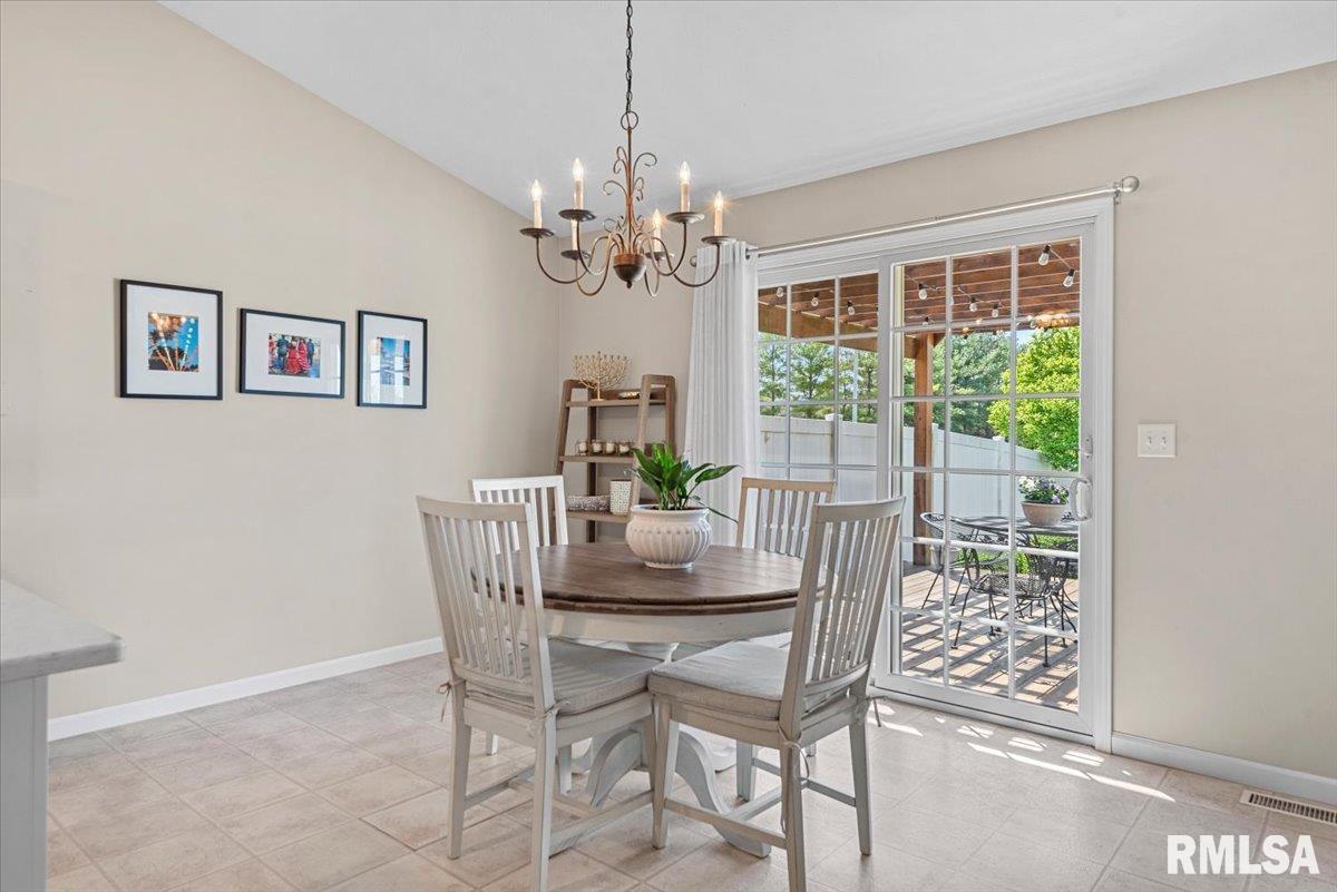 1901 Plover Road Springfield, IL 62711 - Photo 12 of 27