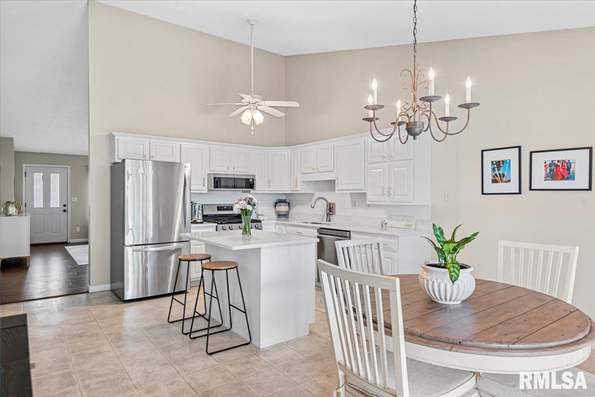 1901 Plover Road Springfield, IL 62711 - Photo 13 of 27