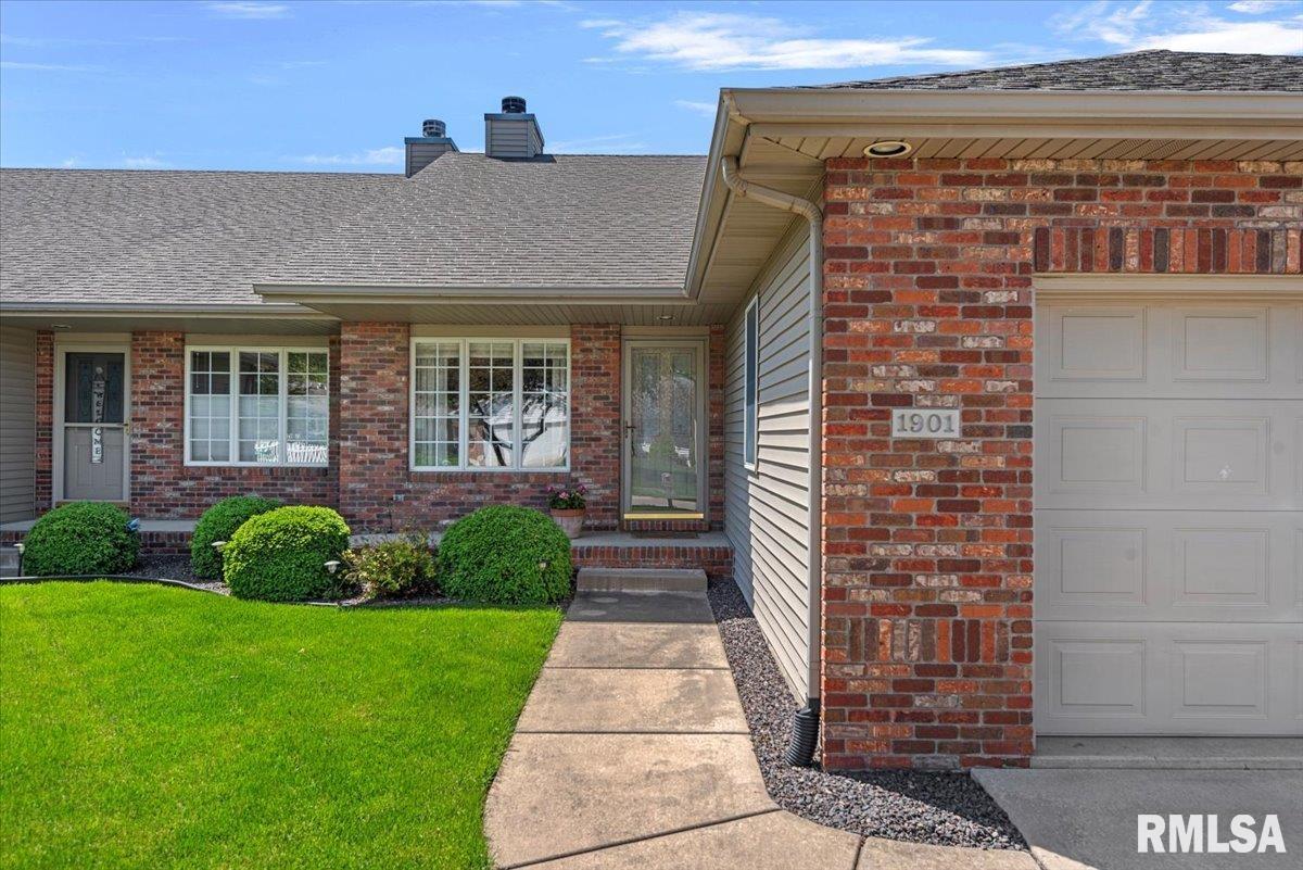 1901 Plover Road Springfield, IL 62711 - Photo 3 of 27