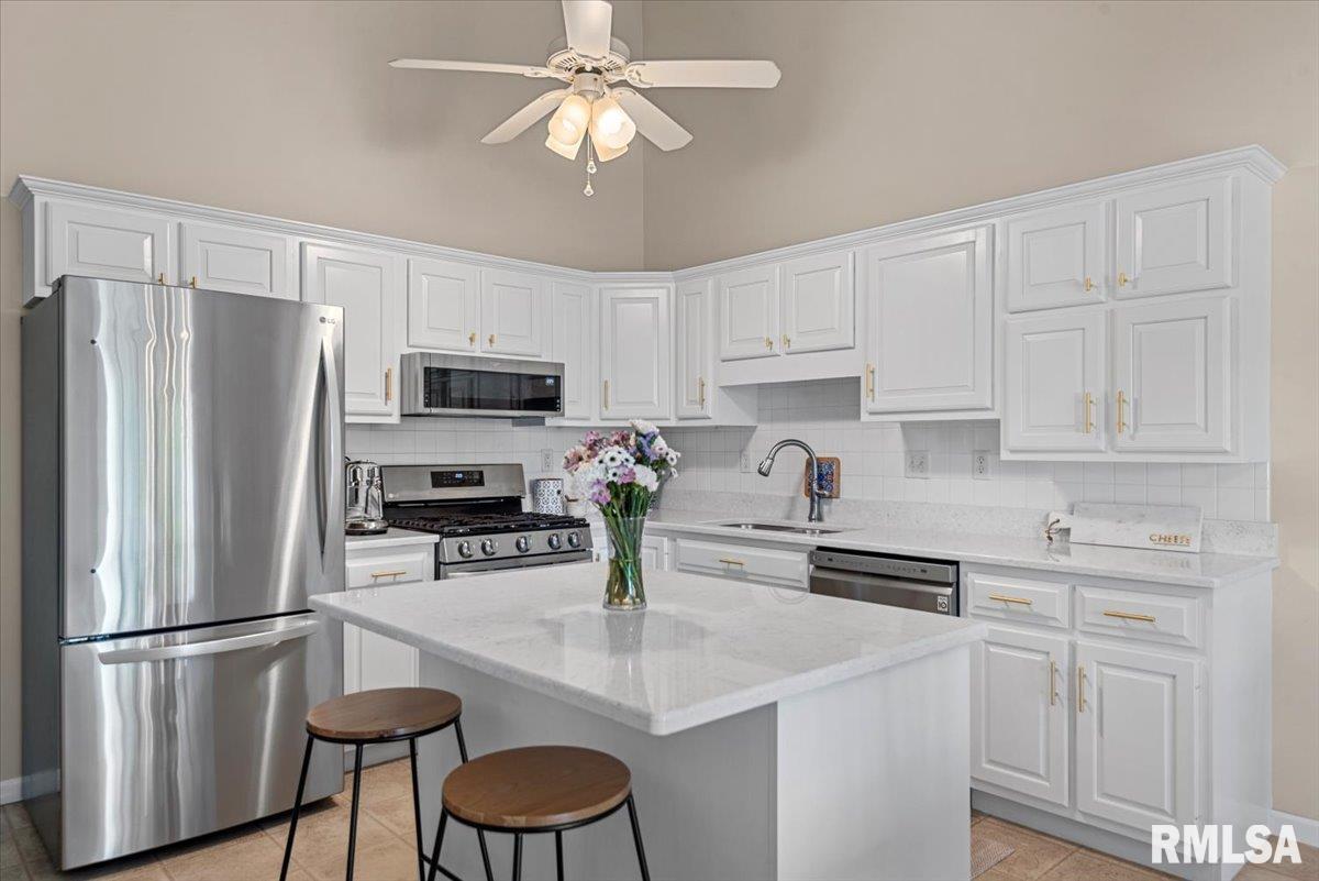 1901 Plover Road Springfield, IL 62711 - Photo 9 of 27