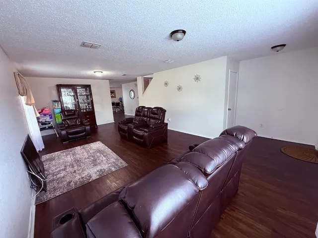 $425,000 | 3016 Cesareo Drive, Grand Prairie, TX 75052