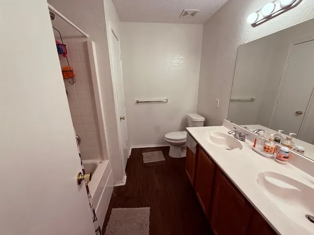 $425,000 | 3016 Cesareo Drive, Grand Prairie, TX 75052