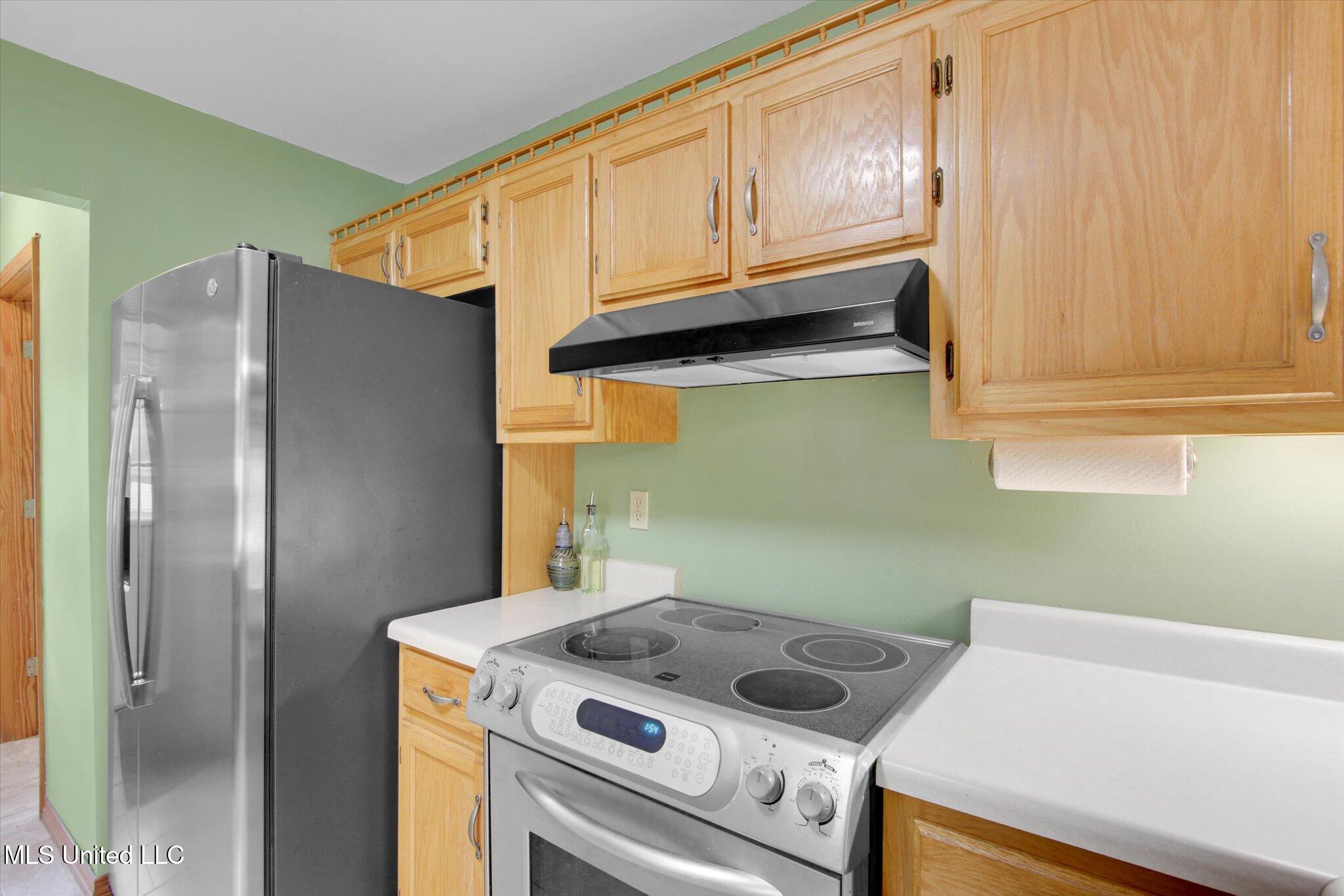 8809 Old Walnut Road Ocean Springs, MS 39564 - Photo 15 of 30 Kitchen #4