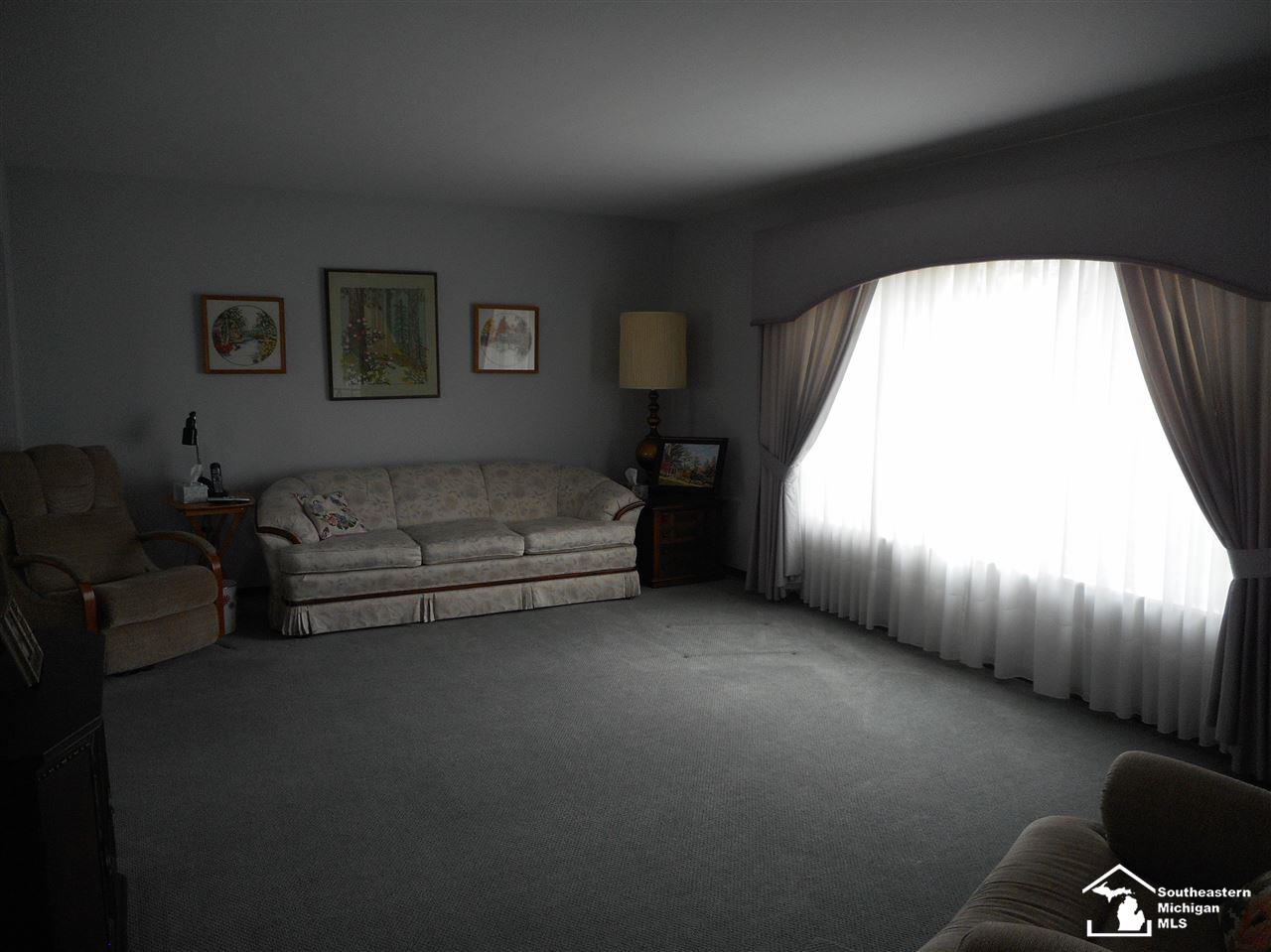 26855 Pennsylvania Road Romulus, MI 48174 - Photo 8 of 35 31317264-7.JPG
