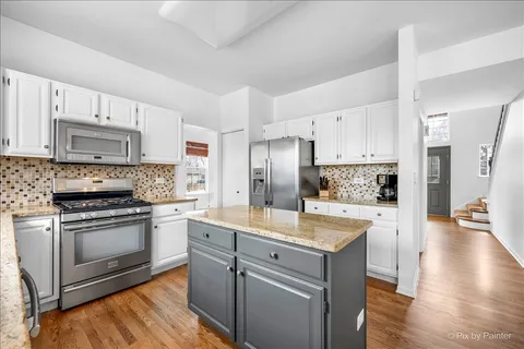 $499,000 | 18500 West Aspen Court, Grayslake, IL 60030