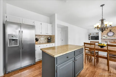 $499,000 | 18500 West Aspen Court, Grayslake, IL 60030