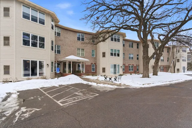 $349,900 | 8500 Franlo Road, Unit 212, Eden Prairie, MN 55344