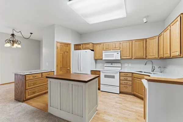 $329,900 | 8500 Franlo Road, Unit 212, Eden Prairie, MN 55344