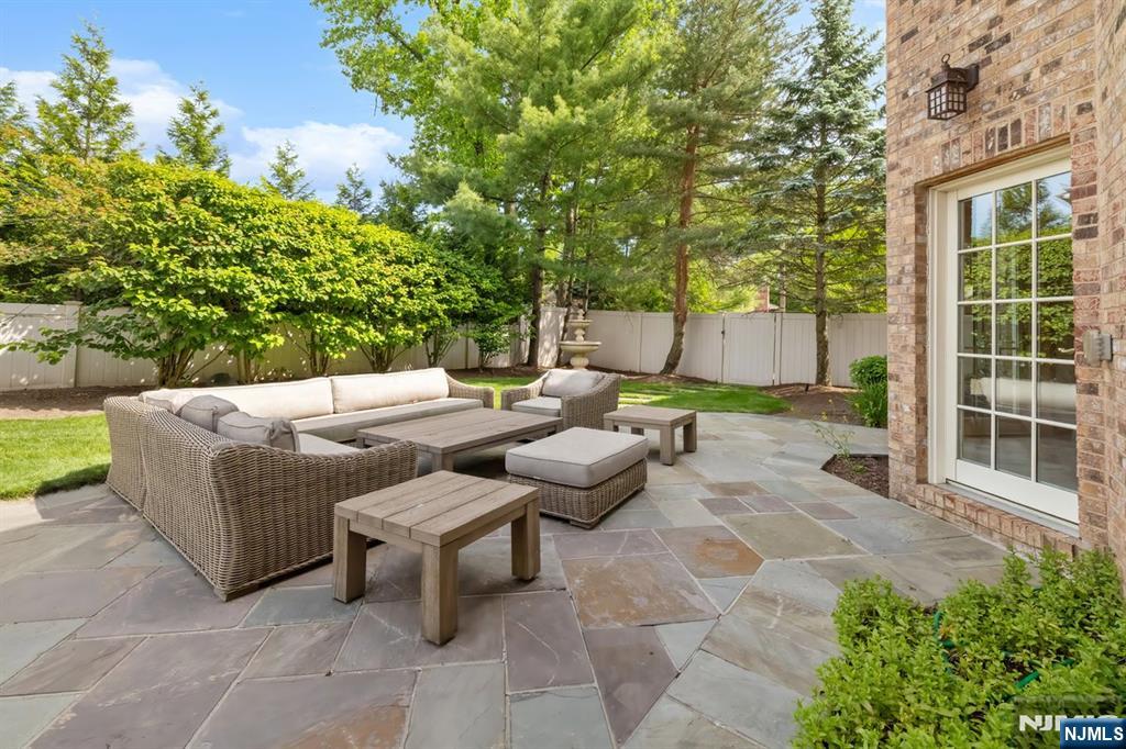 27 Roberts Road Englewood Cliffs, NJ 07632 - Photo 43 of 44