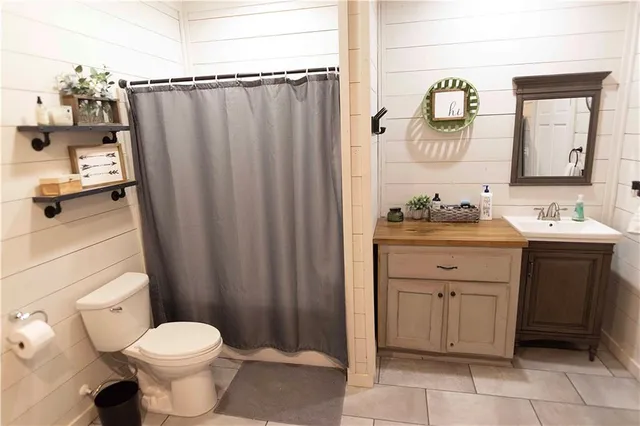 $1,000,000 | 32184 East 237th Street, Ridgeway, MO 64481