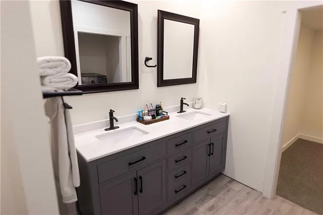 $1,000,000 | 32184 East 237th Street, Ridgeway, MO 64481