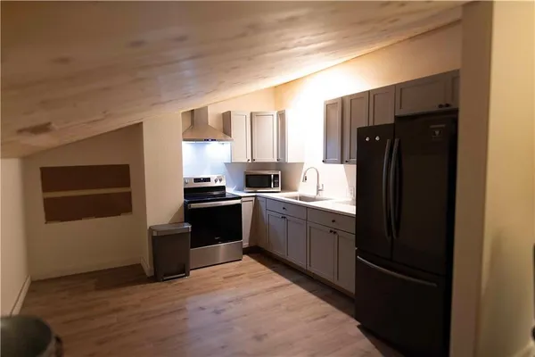 $950,000 | 32184 East 237th Street, Ridgeway, MO 64481