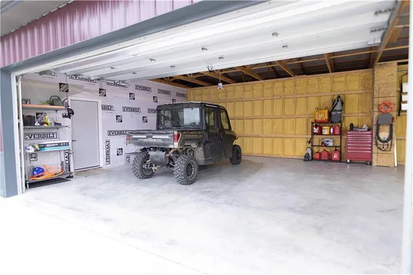 $950,000 | 32184 East 237th Street, Ridgeway, MO 64481