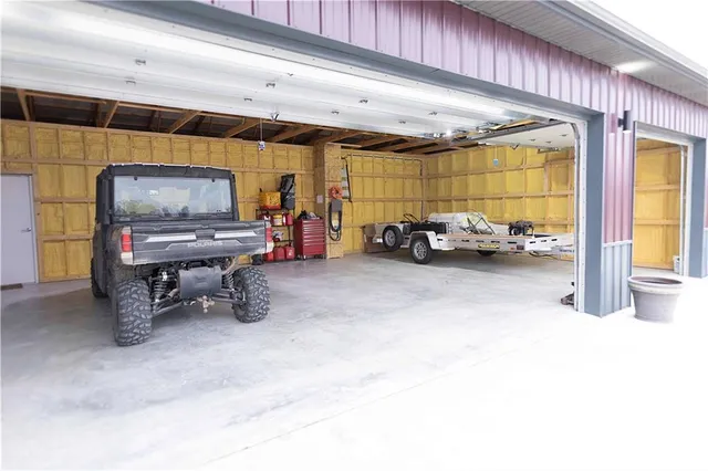 $1,000,000 | 32184 East 237th Street, Ridgeway, MO 64481