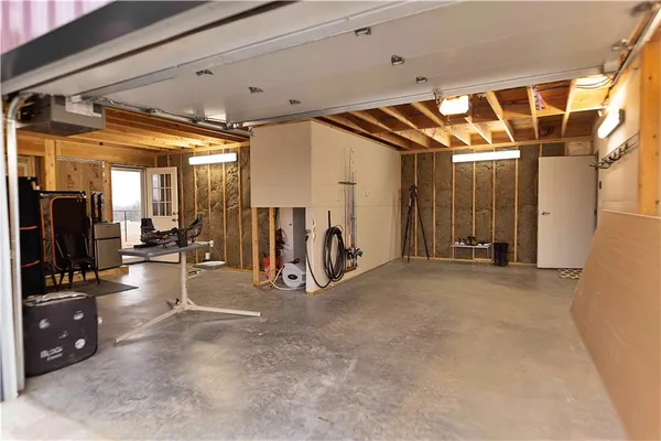 $950,000 | 32184 East 237th Street, Ridgeway, MO 64481