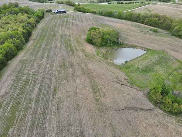 $950,000 | 32184 East 237th Street, Ridgeway, MO 64481