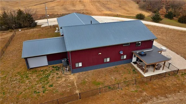 $950,000 | 32184 East 237th Street, Ridgeway, MO 64481