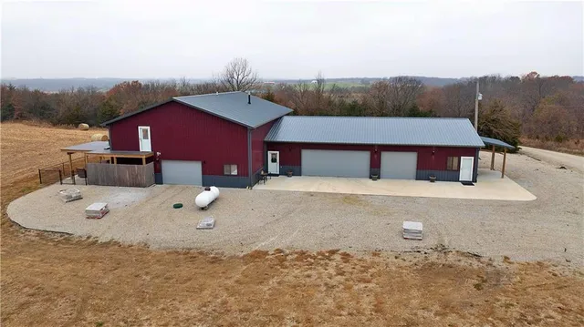 $1,000,000 | 32184 East 237th Street, Ridgeway, MO 64481