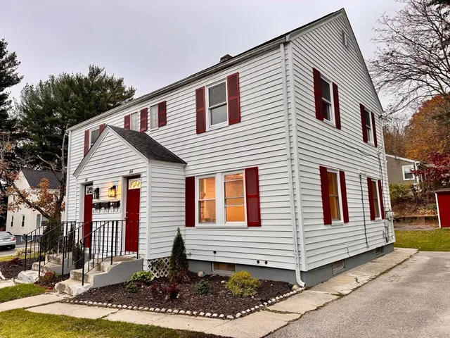 $2,300 | 84 Reed Street, Unit 84, Worcester, MA 01602