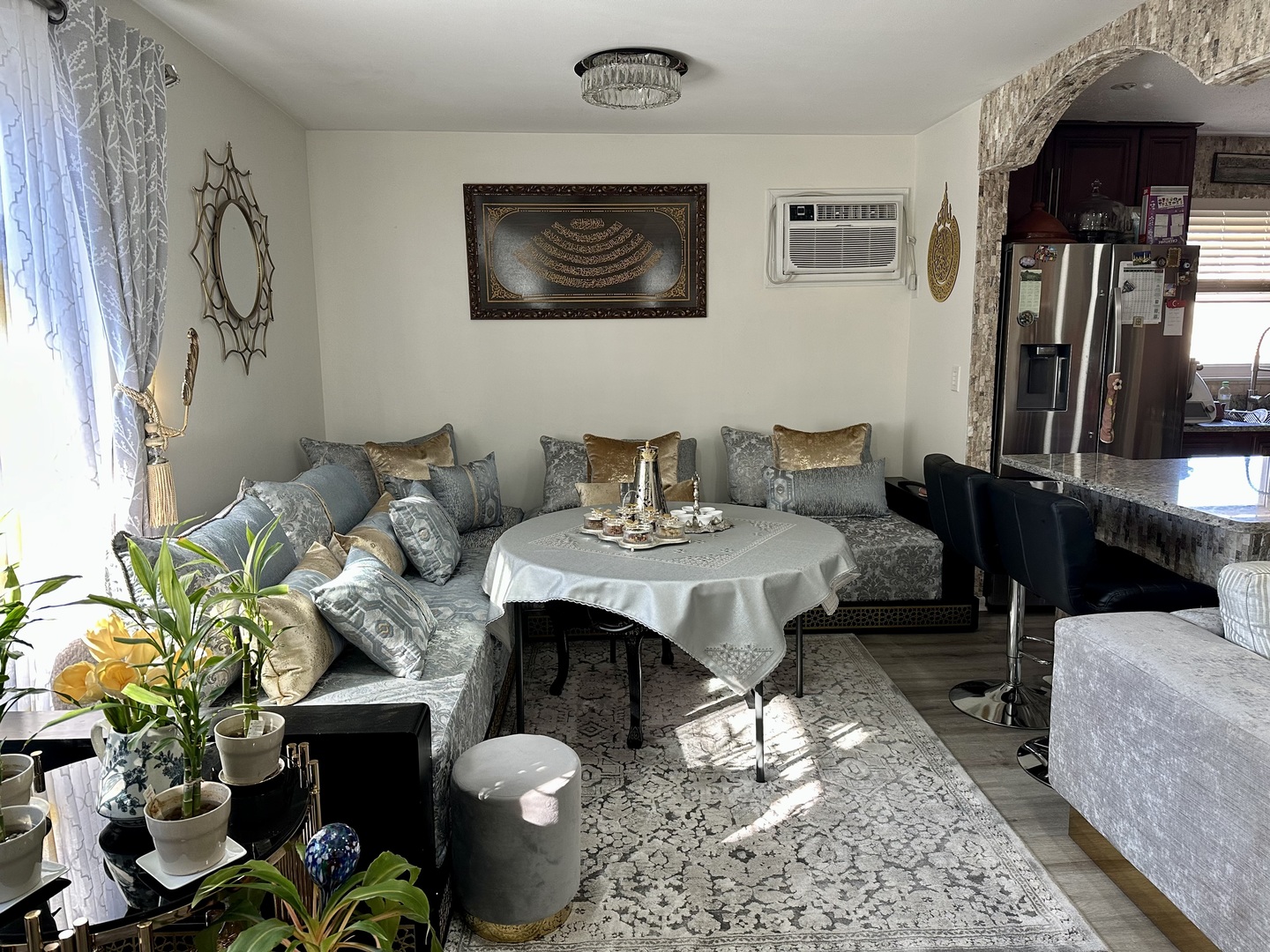 7008 O'Connell Drive, Unit 201 Chicago Ridge, IL 60415 - Photo 4 of 21 a dining room with furniture and a chandelier