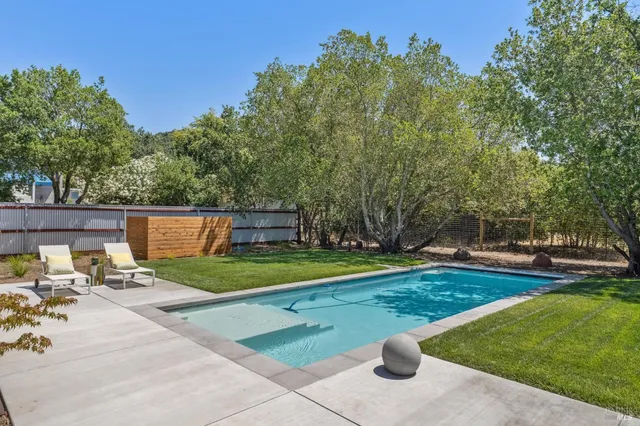 $1,995,000 | 216 1st Street East, Sonoma, CA 95476