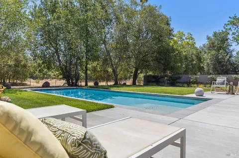 $1,995,000 | 216 1st Street East, Sonoma, CA 95476