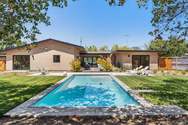 $1,995,000 | 216 1st Street East, Sonoma, CA 95476