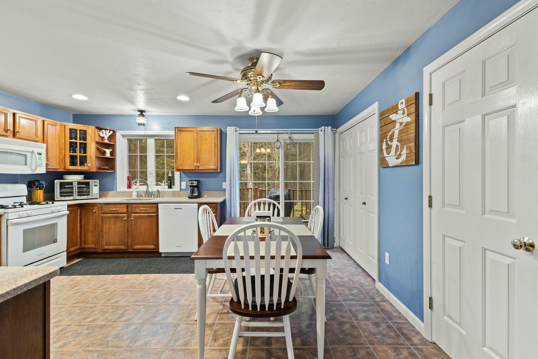 32 Ridge Drive Middleborough, MA 02346 - Photo 15 of 39 tempImageLCytCZ
