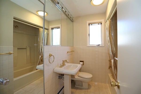 28 Highgate Road Framingham, MA 01701 - Photo 16 of 22 Gallery Image 16